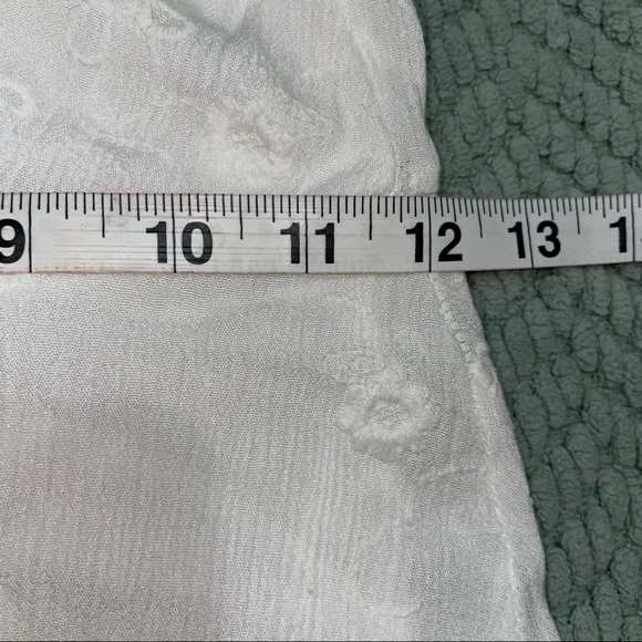 Ruby & Jenna No-Shoulder White Shorts Romper - Picture 5 of 12